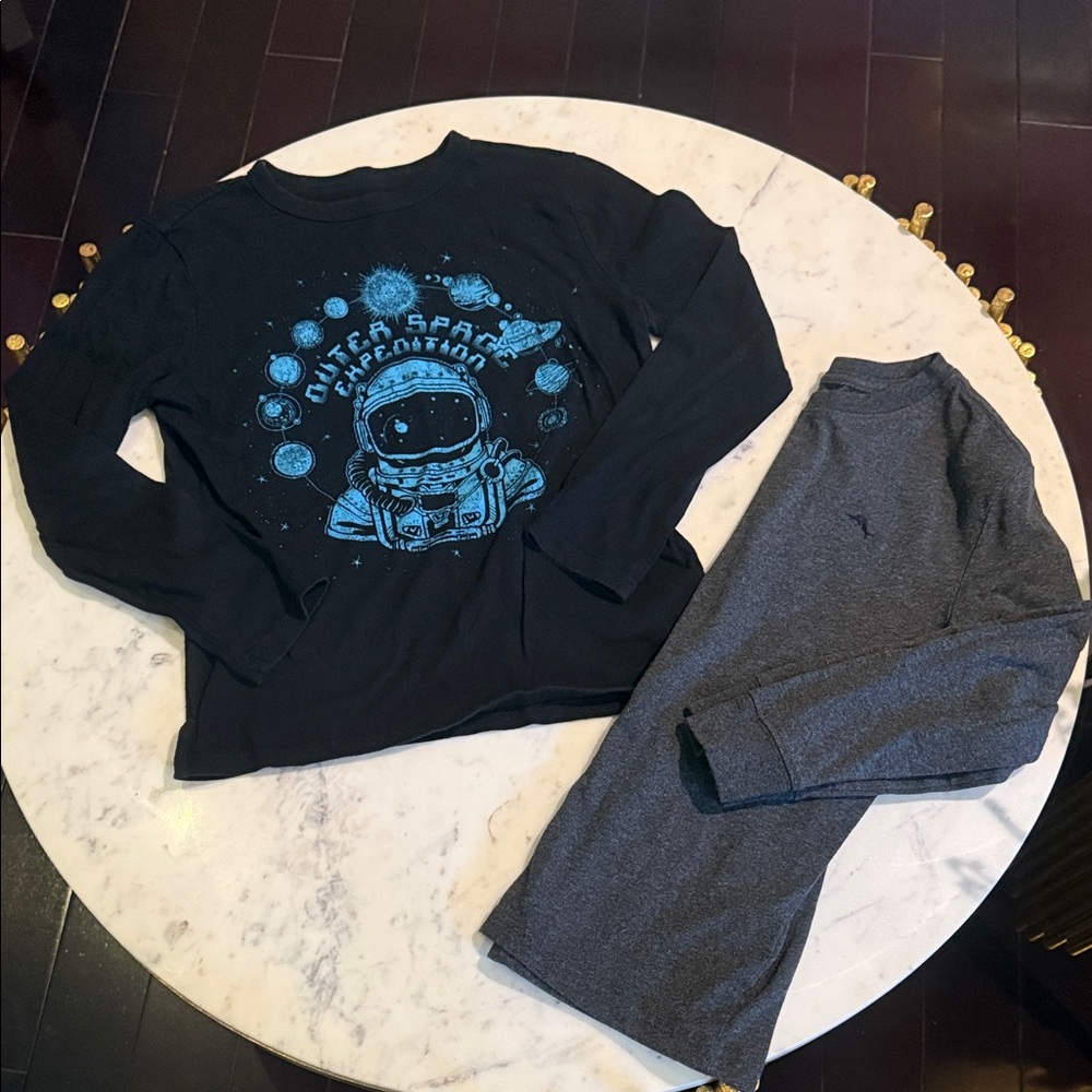 Bundle of 2 long sleeve tops